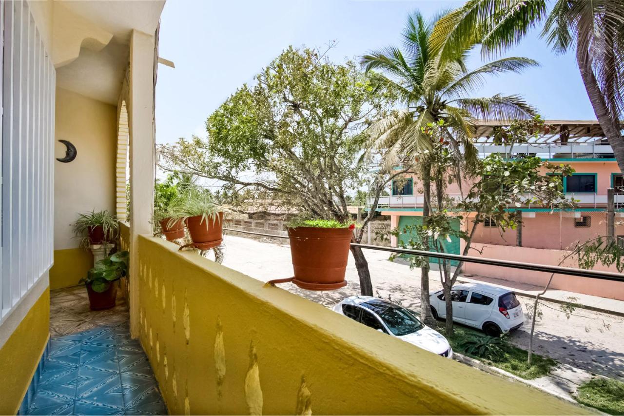 Oyo Hotel Posada Esmeralda San Patricio Melaque Zewnętrze zdjęcie